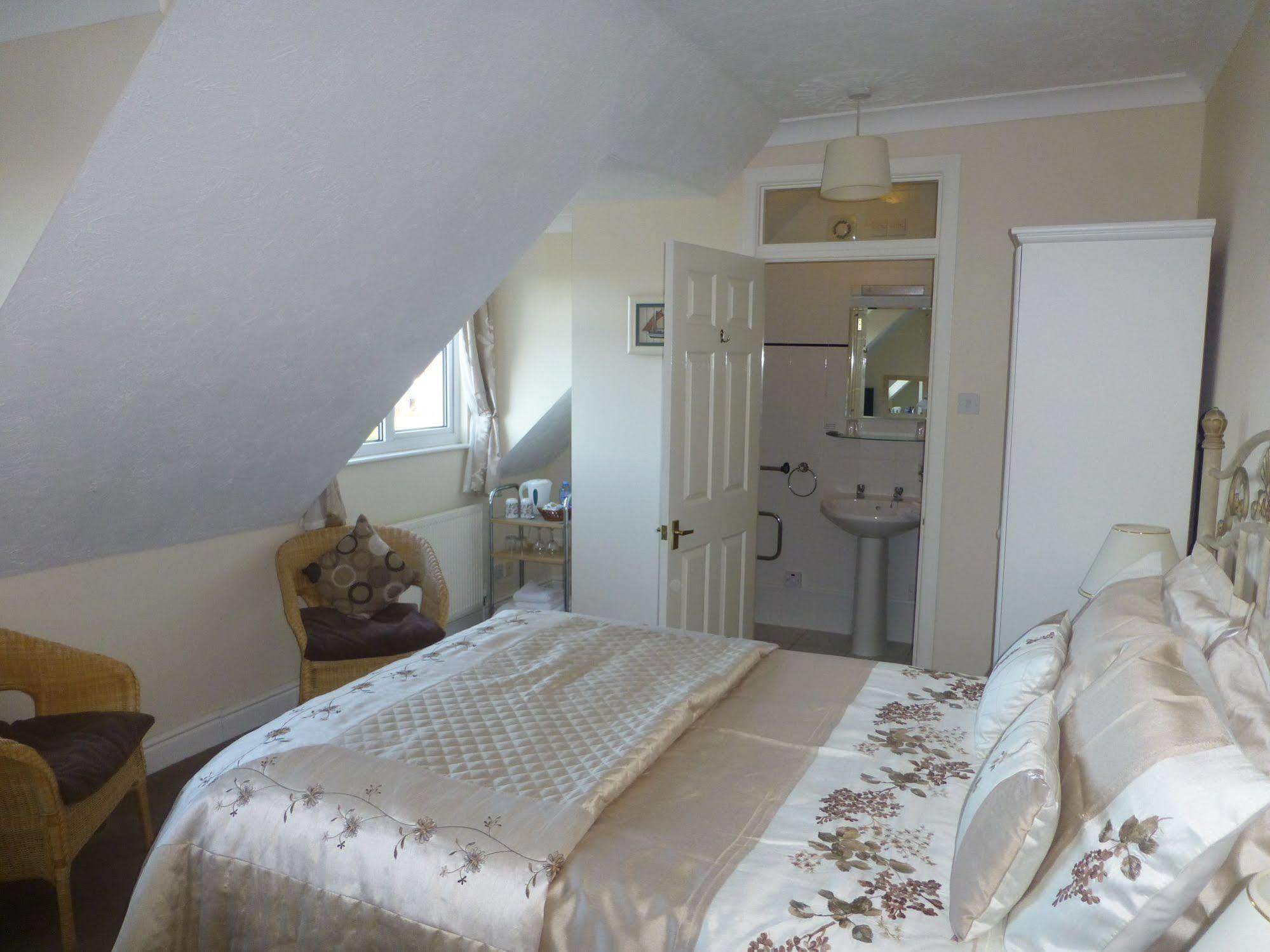 Beech Lodge Guest House New Milton Zewnętrze zdjęcie